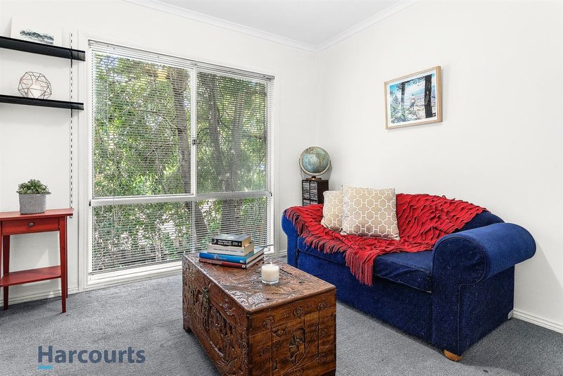 Photo - 26 Hampshire Road, Glen Waverley VIC 3150 - Image 7