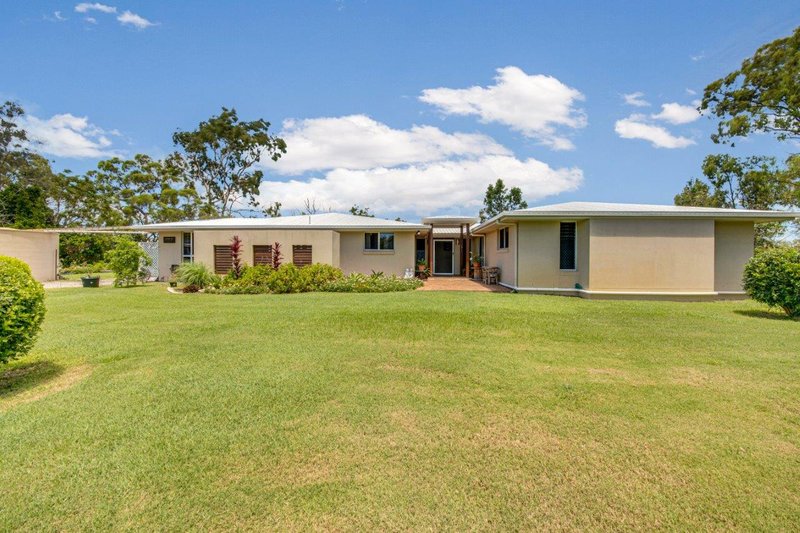 Photo - 26 Handley Drive, Boyne Island QLD 4680 - Image 3