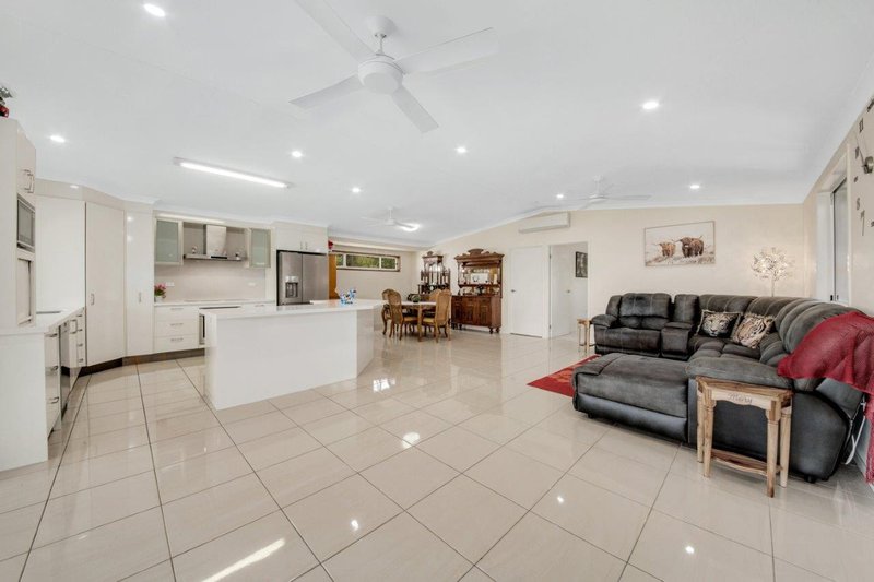 Photo - 26 Handley Drive, Boyne Island QLD 4680 - Image 6