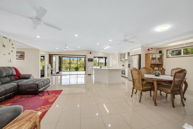 Photo - 26 Handley Drive, Boyne Island QLD 4680 - Image 7