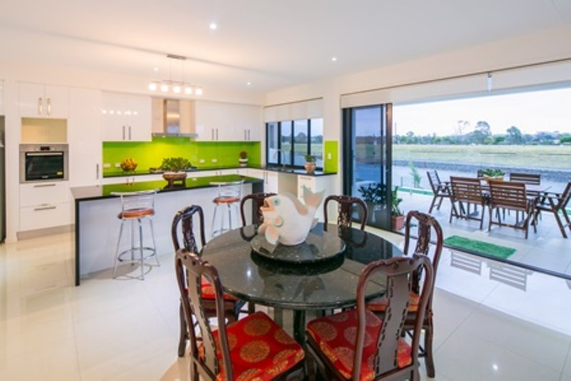 Photo - 26 Harbourvue Court, Helensvale QLD 4212 - Image 3