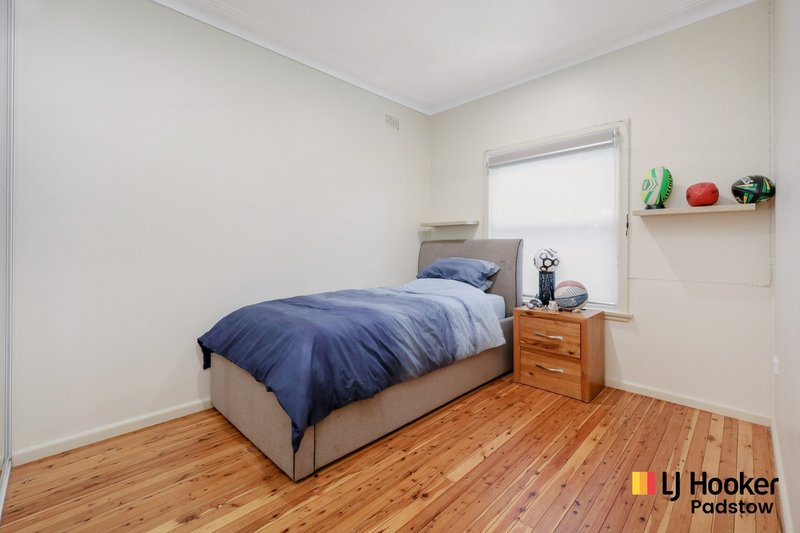 Photo - 26 Harford Avenue, East Hills NSW 2213 - Image 6