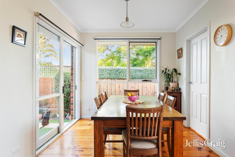 Photo - 2/6 Harper Avenue, Bentleigh East VIC 3165 - Image 3