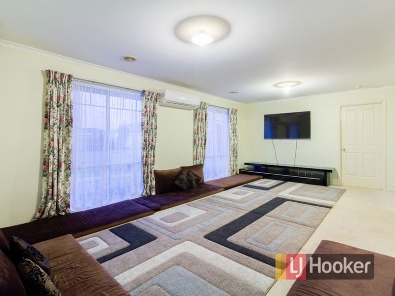 Photo - 26 Harrington Drive, Narre Warren South VIC 3805 - Image 6