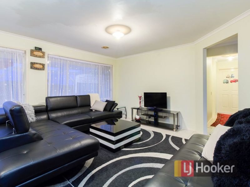 Photo - 26 Harrington Drive, Narre Warren South VIC 3805 - Image 7