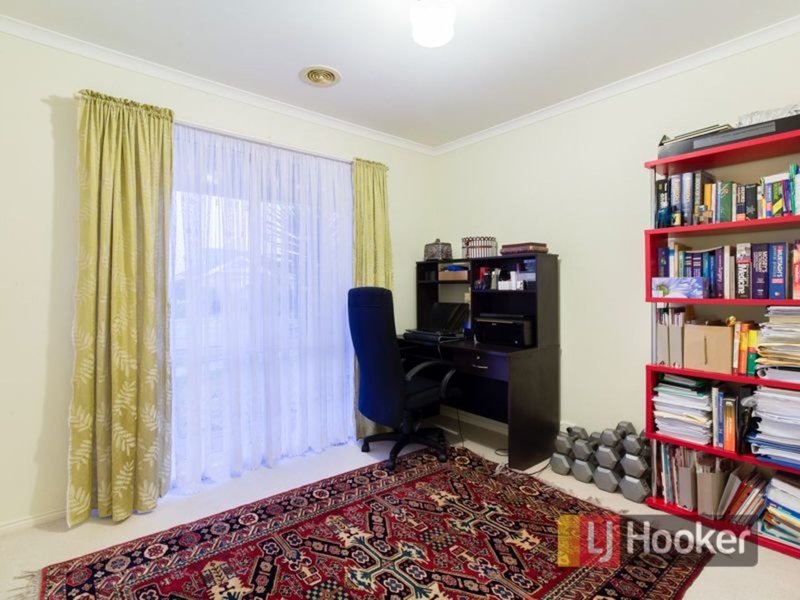 Photo - 26 Harrington Drive, Narre Warren South VIC 3805 - Image 13