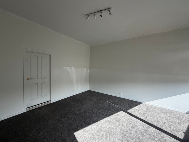 Photo - 26 Haughton Road, Oakleigh VIC 3166 - Image 2