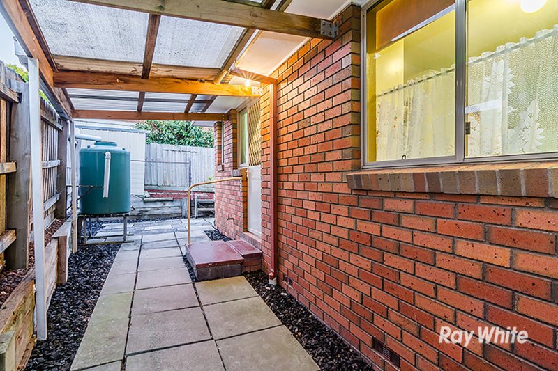 Photo - 2/6 Hawker Gardens, Berwick VIC 3806 - Image 24