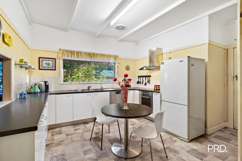 Photo - 26 Hawkesbury Road, Springwood NSW 2777 - Image 6