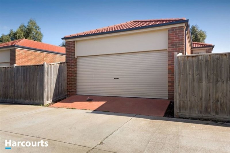 Photo - 26 Hawkeseye Way, Cranbourne East VIC 3977 - Image 9