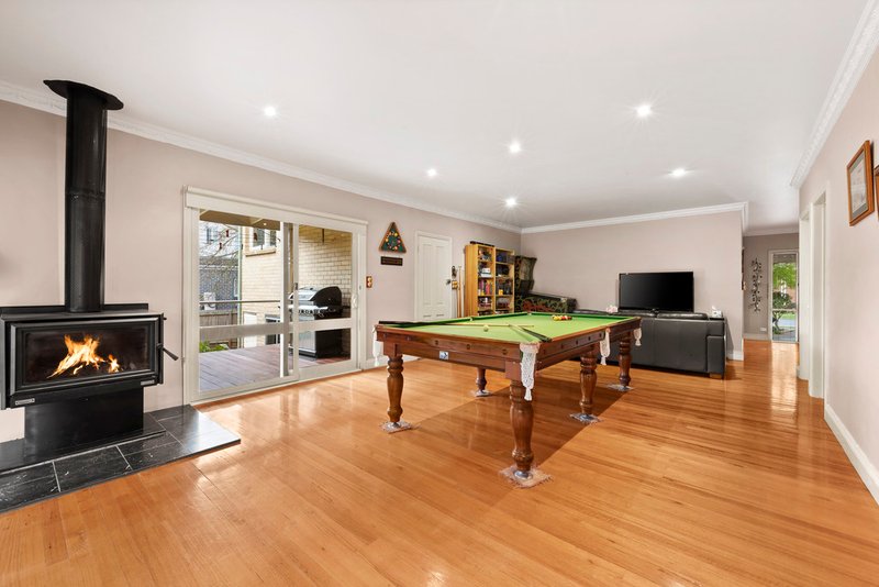 Photo - 26 Hedge End Road, Nunawading VIC 3131 - Image 4