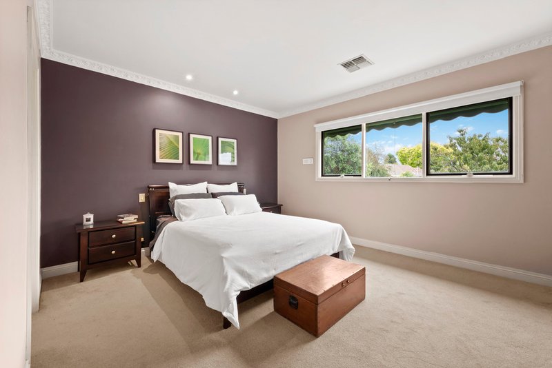 Photo - 26 Hedge End Road, Nunawading VIC 3131 - Image 6