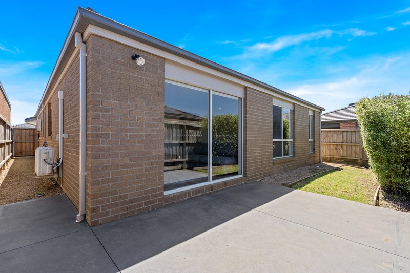 Photo - 26 Heslop Street, Mickleham VIC 3064 - Image 12