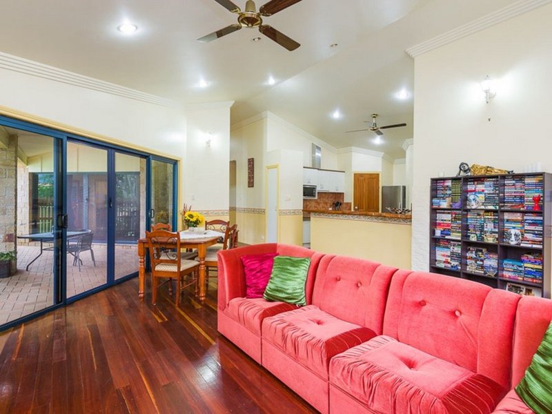 Photo - 26 Highgate Ln , Robina QLD 4226 - Image 4