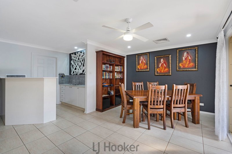 Photo - 26 Hilldale Drive, Cameron Park NSW 2285 - Image 9