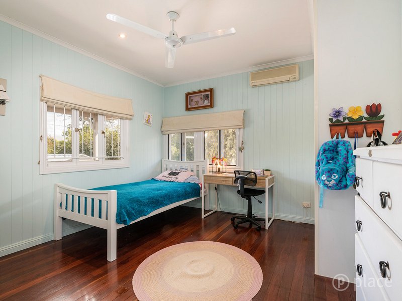 Photo - 26 Hodge Street, Corinda QLD 4075 - Image 8