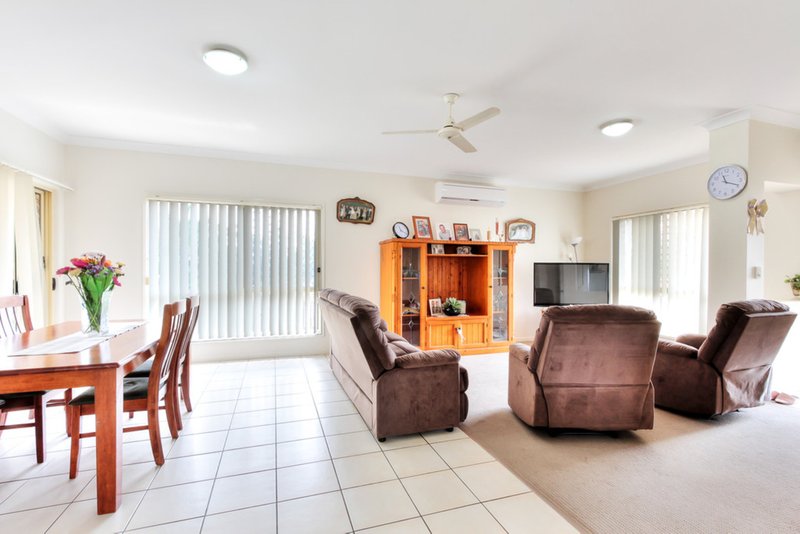 Photo - 26 Holliday , Edens Landing QLD 4207 - Image 7