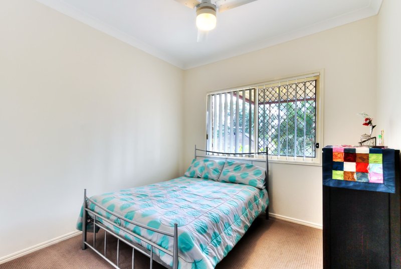 Photo - 26 Holliday , Edens Landing QLD 4207 - Image 12