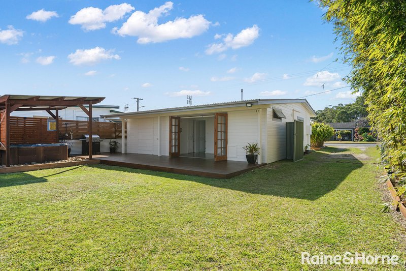 Photo - 26 Hollywood Avenue, Ulladulla NSW 2539 - Image 2