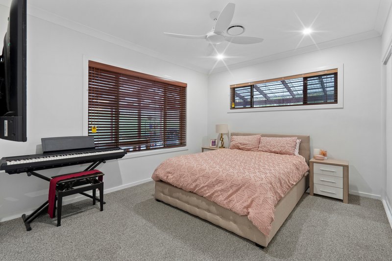 Photo - 26 Honeyeater Crescent, Moggill QLD 4070 - Image 16