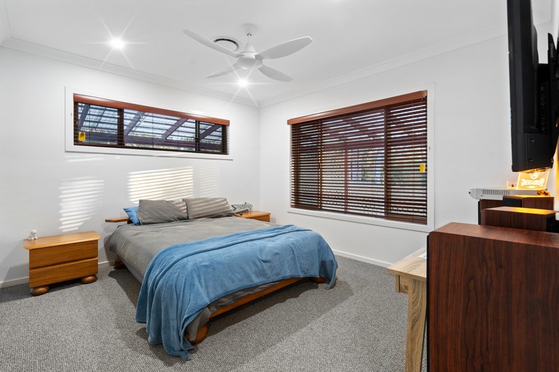 Photo - 26 Honeyeater Crescent, Moggill QLD 4070 - Image 17