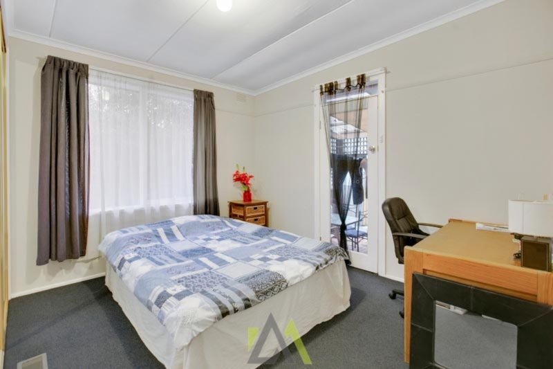 Photo - 26 Hoya Crescent, Frankston North VIC 3200 - Image 8