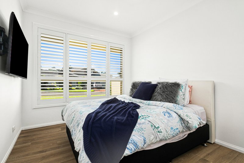 Photo - 2/6 Hutchinson Drive, Balgownie NSW 2519 - Image 5