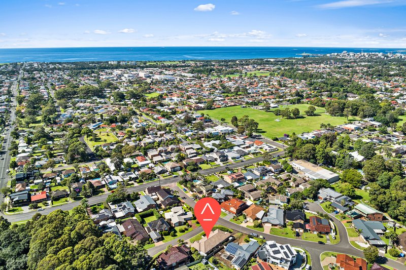 Photo - 2/6 Hutchinson Drive, Balgownie NSW 2519 - Image 11