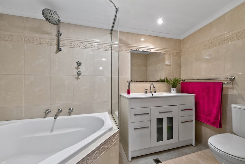 Photo - 26 Illalong Crescent, Munno Para SA 5115 - Image 11