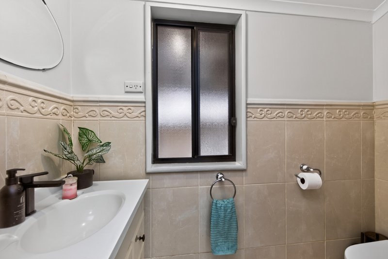 Photo - 26 Illalong Crescent, Munno Para SA 5115 - Image 12
