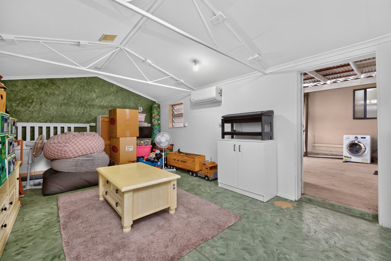 Photo - 26 Illalong Crescent, Munno Para SA 5115 - Image 17