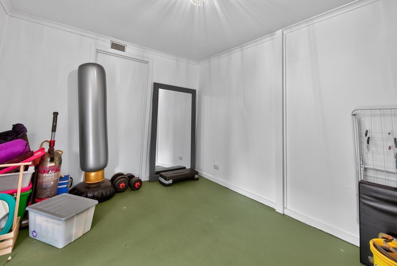 Photo - 26 Illalong Crescent, Munno Para SA 5115 - Image 19