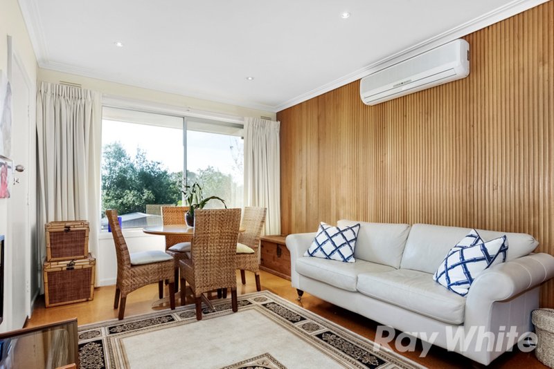 Photo - 26 Ingleside Crescent, Glen Waverley VIC 3150 - Image 6