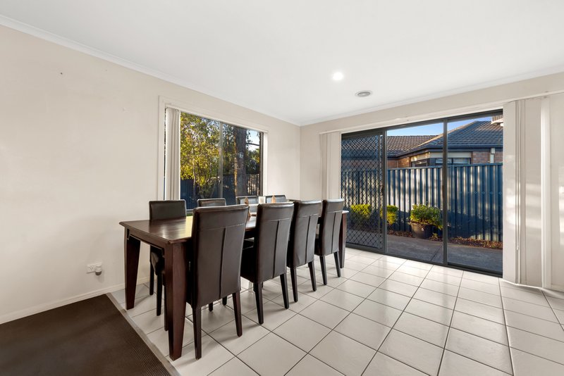 Photo - 26 Ironbark Circuit, Pakenham VIC 3810 - Image 4