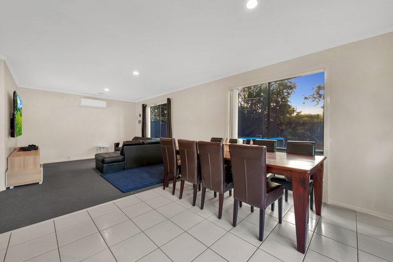 Photo - 26 Ironbark Circuit, Pakenham VIC 3810 - Image 5