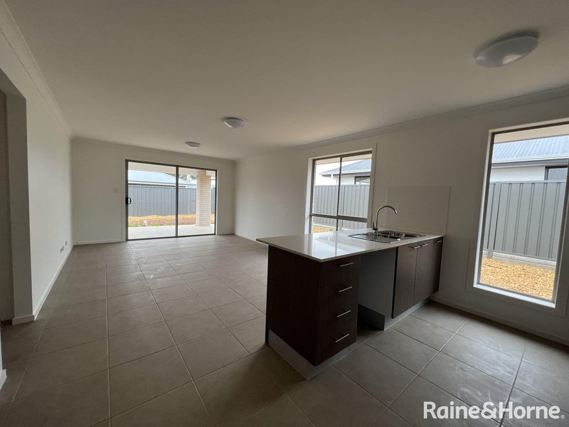 Photo - 26 Islay Place, Blakeview SA 5114 - Image 10
