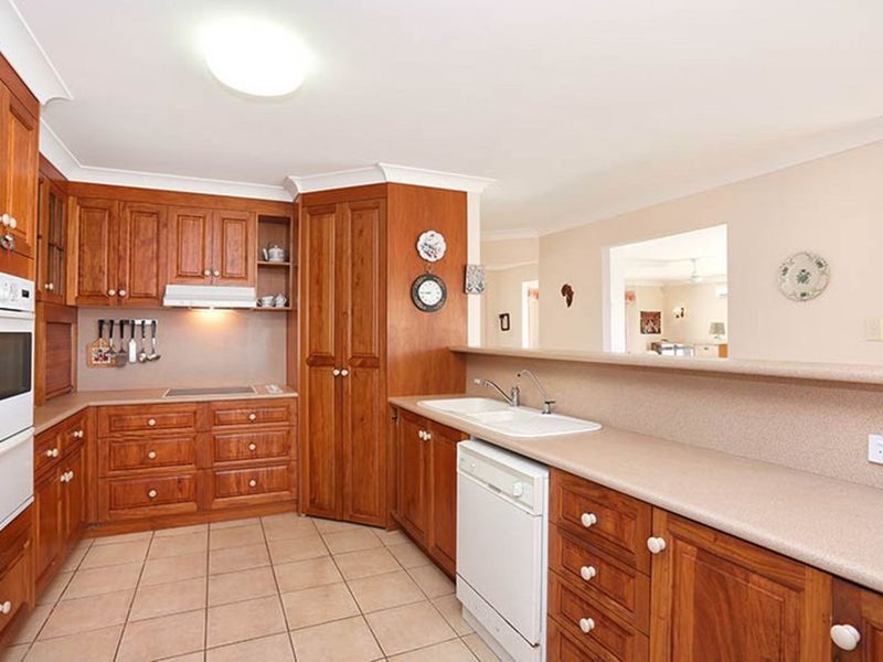 Photo - 26 Jacaranda Drive, Bongaree QLD 4507 - Image 6