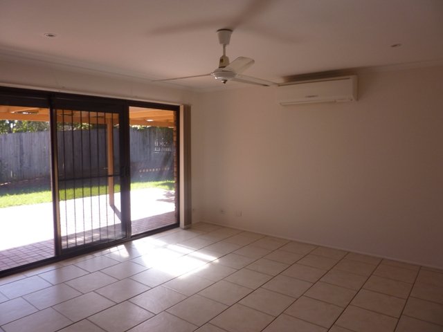 Photo - 26 Jandowae Street, Runcorn QLD 4113 - Image 4