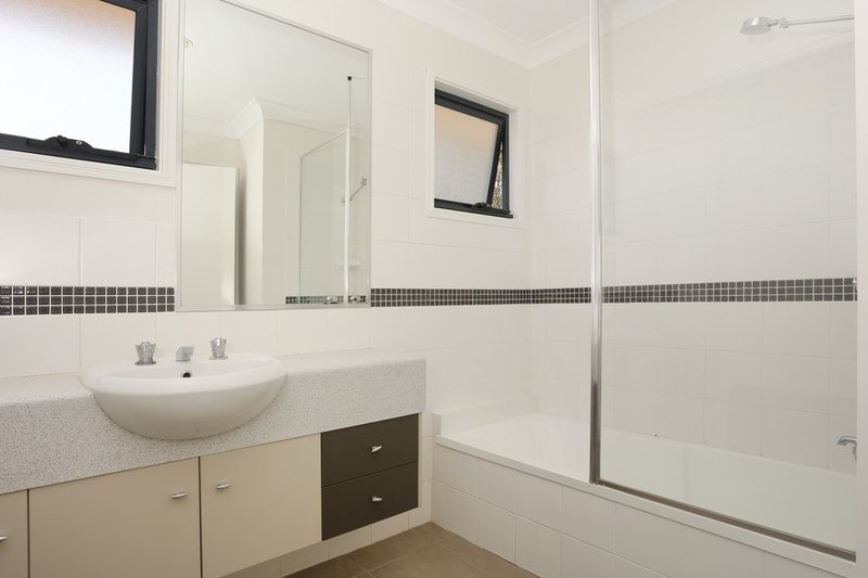 Photo - 26 Jaxson Terrace, Pimpama QLD 4209 - Image 10