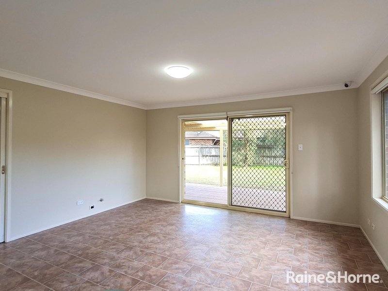 Photo - 26 Jimbour Court, Wattle Grove NSW 2173 - Image 9