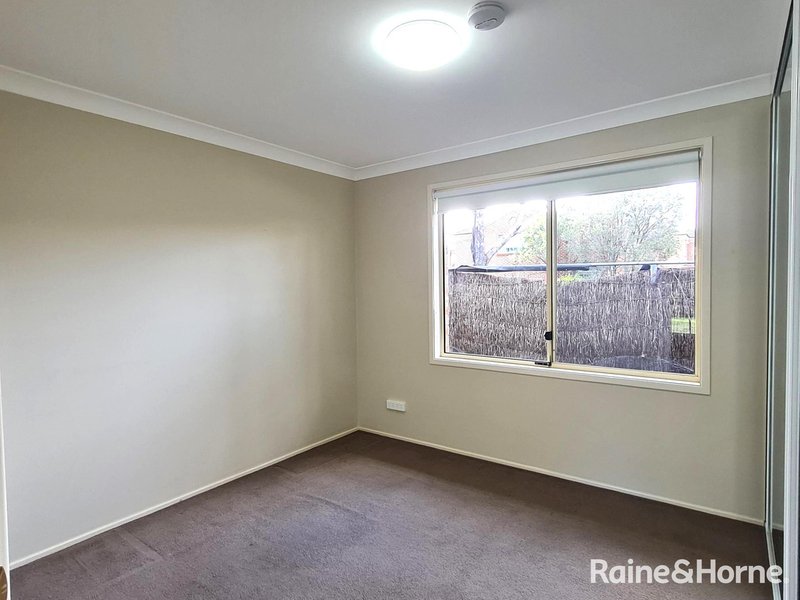 Photo - 26 Jimbour Court, Wattle Grove NSW 2173 - Image 13