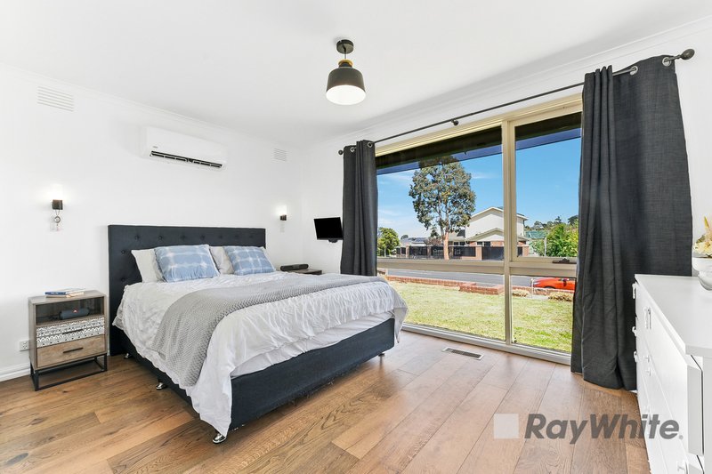 Photo - 26 John Fawkner Drive, Endeavour Hills VIC 3802 - Image 7