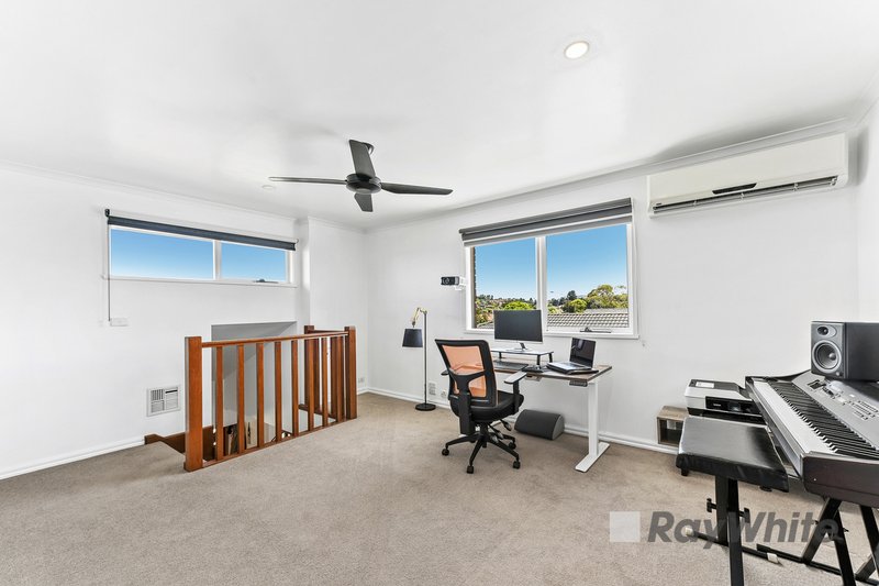 Photo - 26 John Fawkner Drive, Endeavour Hills VIC 3802 - Image 14