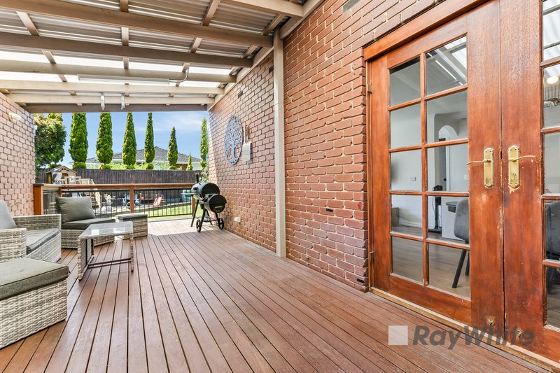 Photo - 26 John Fawkner Drive, Endeavour Hills VIC 3802 - Image 15