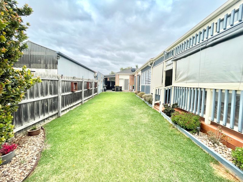 Photo - 26 Johnston Way, Taylors Hill VIC 3037 - Image 11