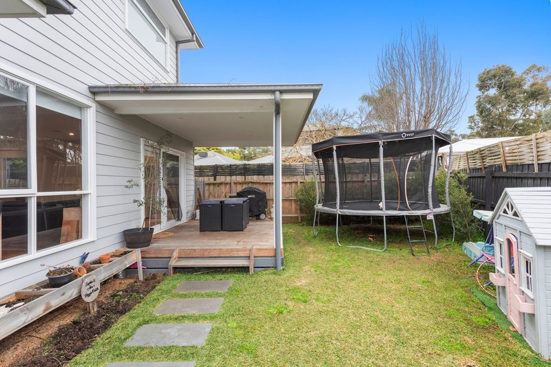 Photo - 2/6 Joroma Place, Wonga Park VIC 3115 - Image 6