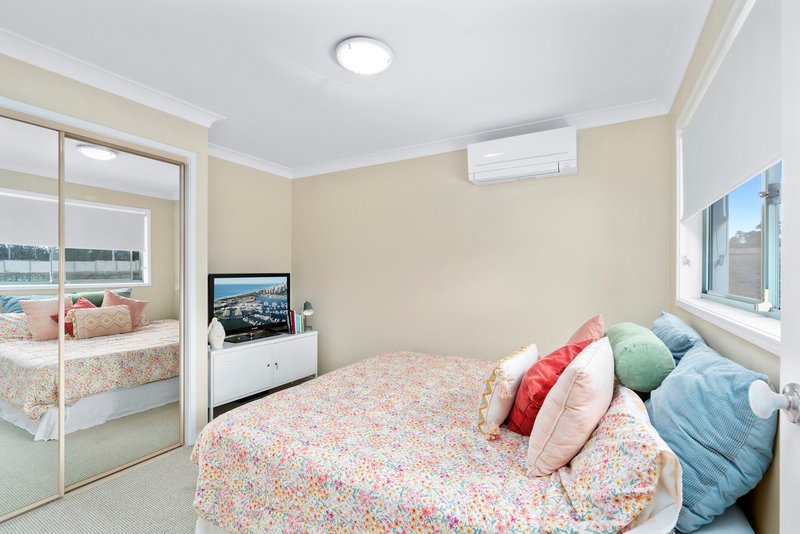 Photo - 2/6 Joshua Close, Arundel QLD 4214 - Image 8