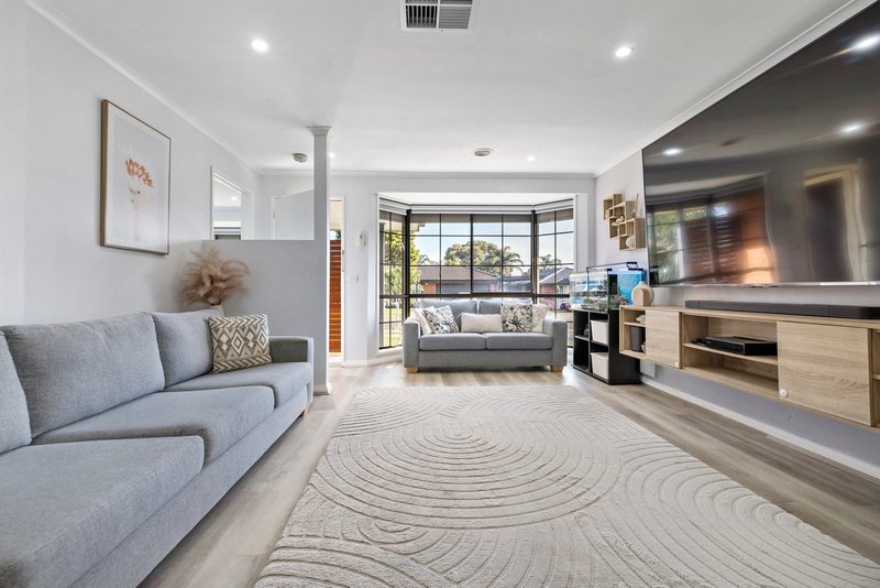 Photo - 26 Joyce Street, Cranbourne West VIC 3977 - Image 4