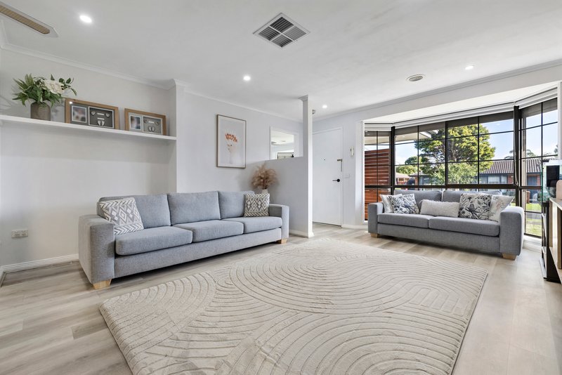Photo - 26 Joyce Street, Cranbourne West VIC 3977 - Image 5