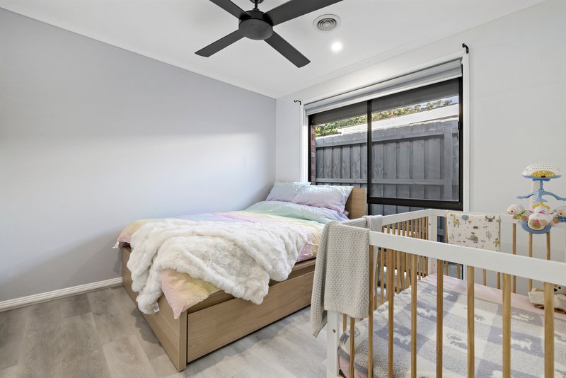 Photo - 26 Joyce Street, Cranbourne West VIC 3977 - Image 10
